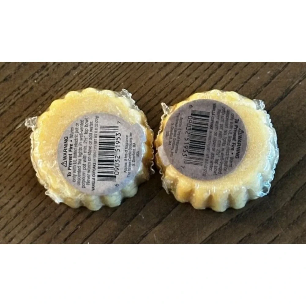 Yankee Candle Vanilla‎ Cupcake 0.8 oz Lot Of Two Wax Tarts  NOS Sealed USA
